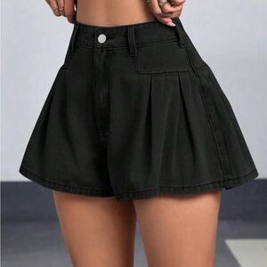 SHEIN Black Pleated Skorts/32